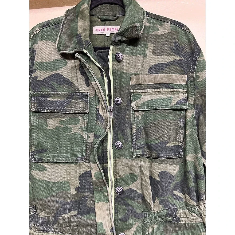 Free People Zippered Camouflage Denim‎ Military Jacket Women’s Size Small